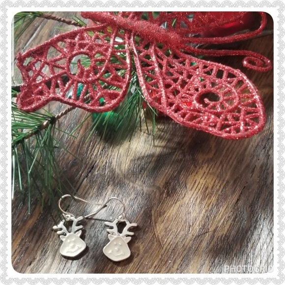3/$18 SPARKLY Reindeer Christmas Dangle Earrings - Picture 4 of 8